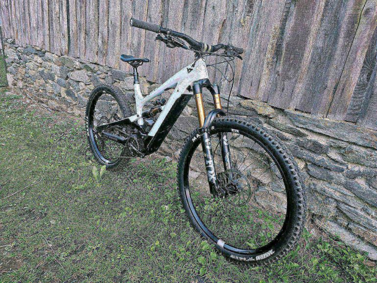 Used YT Industries Decoy CORE 4 MX 2022 2022 Mountainbike, White, 29, 27.5 — image 2 of 7