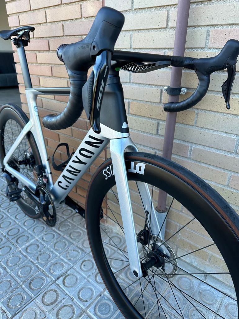 Used Canyon Aeroad CF SLX 7 Di2 2024 2024 Road & Gravel, Light Gray — image 2 of 15