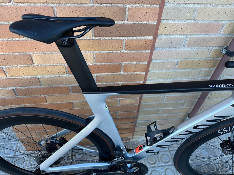 Used Canyon Aeroad CF SLX 7 Di2 2024 2024 Road & Gravel, Light Gray — image 13 of 15