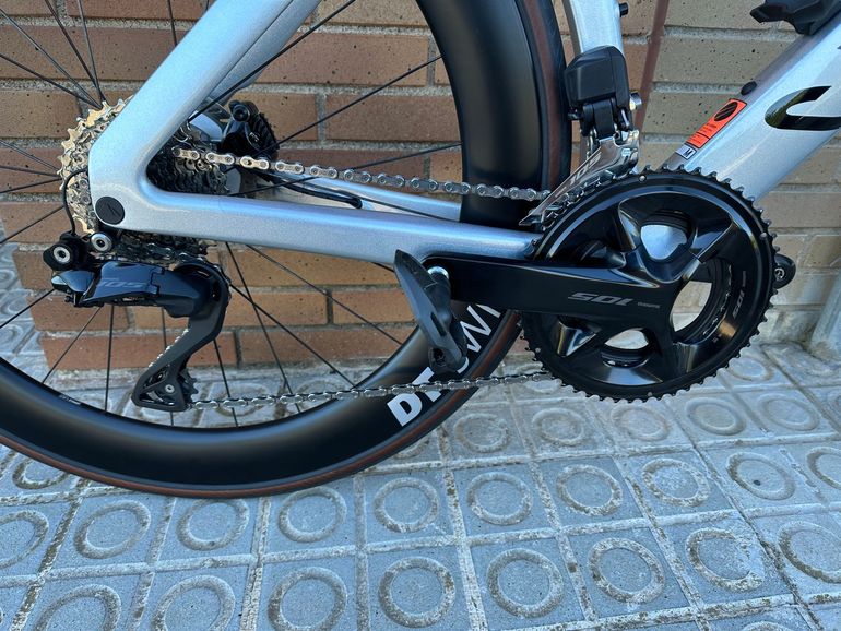 Used Canyon Aeroad CF SLX 7 Di2 2024 2024 Road & Gravel, Light Gray — image 3 of 15