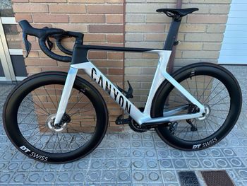 Used Canyon Aeroad CF SLX 7 Di2 2024 2024 Road & Gravel, Light Gray — image 6 of 15