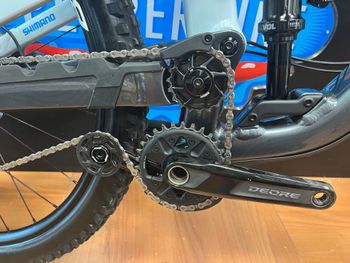 Used Trek Slash 8 Gen 6 2024 2024 Mountainbike, Light Gray, 27.5, 29 — image 3 of 27