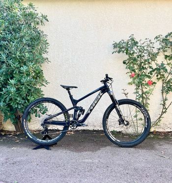 Trek - Slash 9.7 Gen 5 2023, 2023