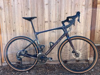 Used Giant Revolt, Advanced 2 2021 2021 Road & Gravel, Viola — image 1 of 7