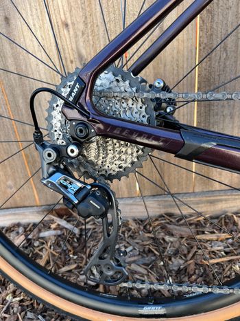 Used Giant Revolt, Advanced 2 2021 2021 Road & Gravel, Viola — image 5 of 7