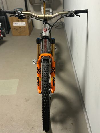 Used Mondraker Superfoxy Shimano Deore XT 2021 Mountainbike, Light Gray — image 2 of 6