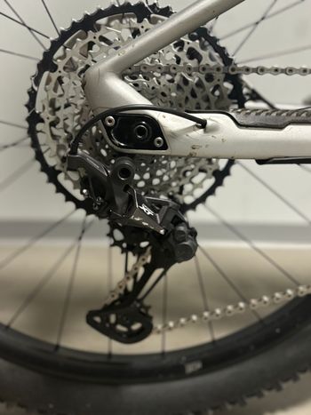 Used Mondraker Superfoxy Shimano Deore XT 2021 Mountainbike, Light Gray — image 3 of 6