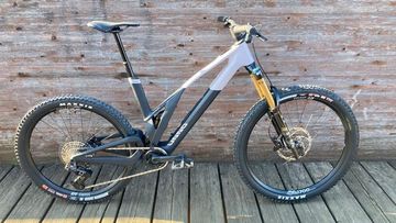 Brugt UNNO IKKI Race S2 2023 2023 Mountainbike — billede 1 af 5