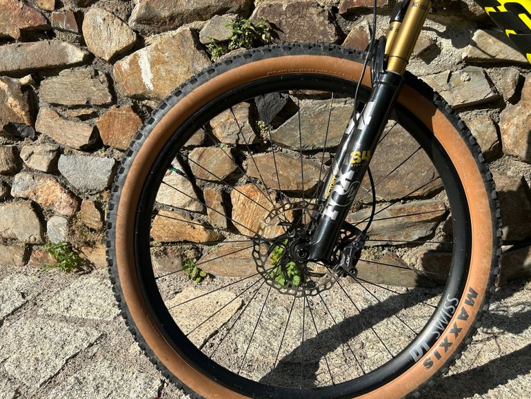 Used Scott RC XX AXS T-Type Kashima DTSWISS 1200XRC 2024 Mountainbike, White — image 8 of 9