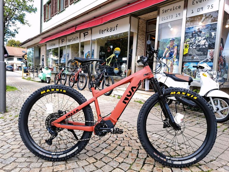 Used Nox Hybrid XC Trail 2021 Mountainbike, Red — image 1 of 4