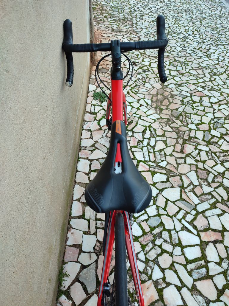 Used BMC Roadmachine 02 THREE 2019 2019 Road & Gravel, Red — image 7 of 16