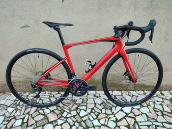 Used BMC Roadmachine 02 THREE 2019 2019 Road & Gravel, Red — image 1 of 16