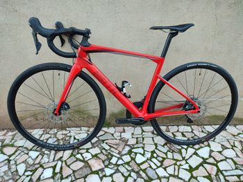 Used BMC Roadmachine 02 THREE 2019 2019 Road & Gravel, Red — image 2 of 16