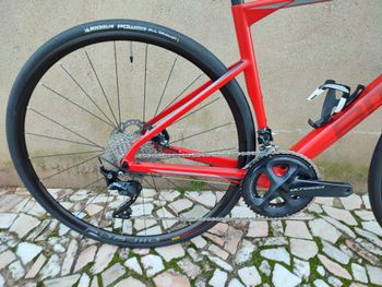 Used BMC Roadmachine 02 THREE 2019 2019 Road & Gravel, Red — image 3 of 16