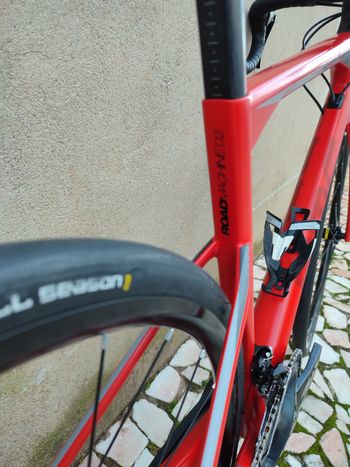 Used BMC Roadmachine 02 THREE 2019 2019 Road & Gravel, Red — image 8 of 16