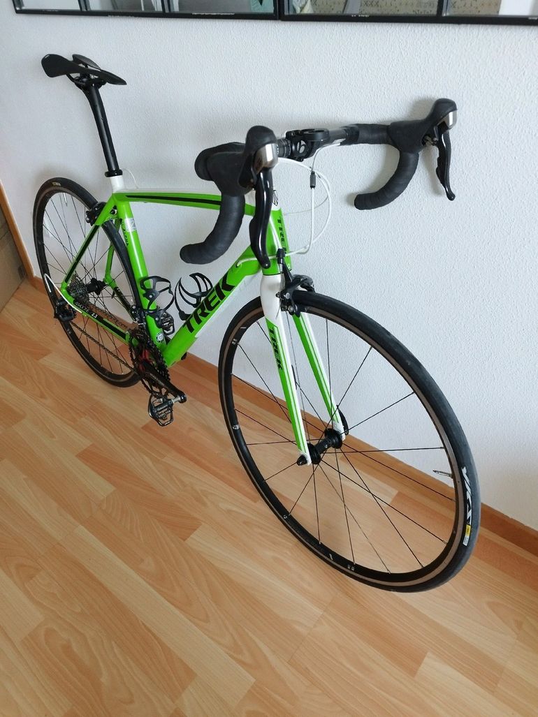Used Trek Madone 2.3 H2 (Compact) 2013 2013 Road & Gravel — image 2 of 5