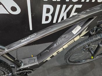 Trek Marlin+ 6 2024 2024 Mountainbike de segunda mano, Rojo — imagen 5 de 7