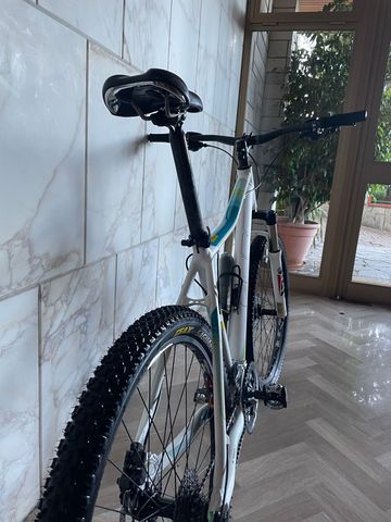 Used CUBE ACCESS WLS 2017 2017 Mountainbike, White, 27.5, 29 — image 12 of 13
