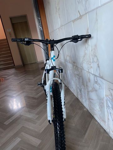 Used CUBE ACCESS WLS 2017 2017 Mountainbike, White, 27.5, 29 — image 2 of 13
