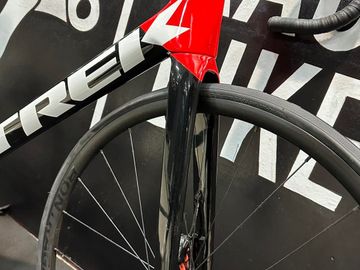 Brugt Trek Émonda SL 6 Disc 2022 2022 Road & Gravel — billede 3 af 5