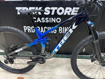 Brugt Trek Top Fuel 9.7 2023 2023 Mountainbike — billede 2 af 6