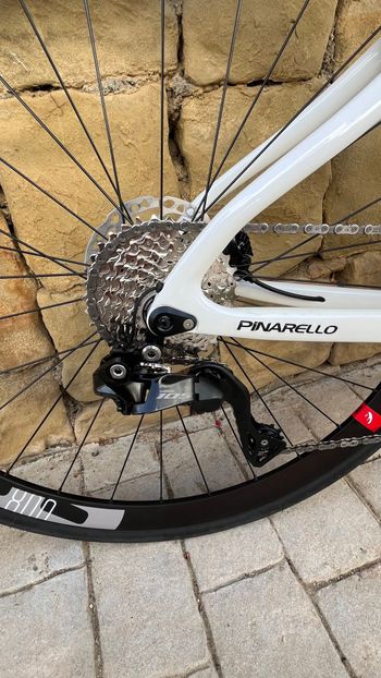 Used Pinarello X3 105 Di2 2023 2023 Road & Gravel, Blanco — image 3 of 7