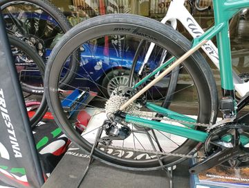Used Wilier GARDA 105 DI2 SWR40 M GREEN GOLD 2024 Road & Gravel, Green — image 6 of 7