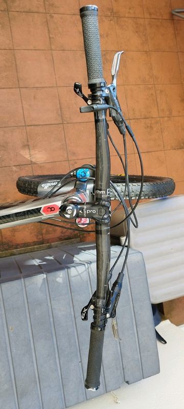Used Trek Slash 8 2012 2012 Mountainbike, Light Gray, 26 — image 9 of 20