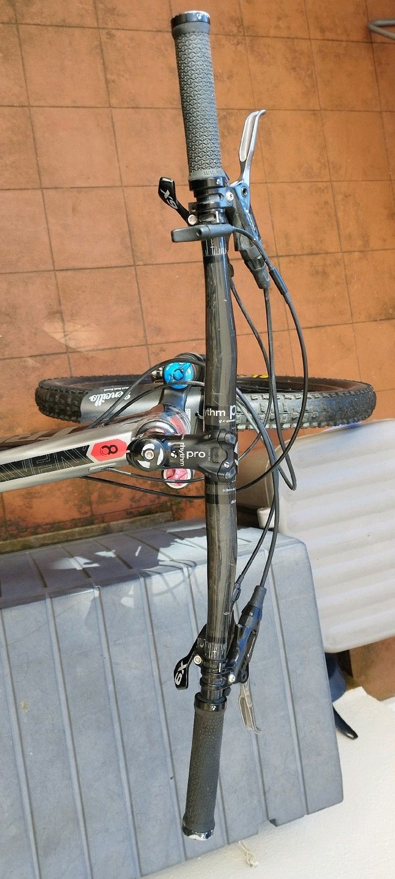 Used Trek Slash 8 2012 2012 Mountainbike, Light Gray, 26 — image 9 of 20