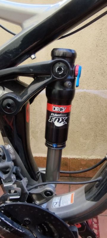 Used Trek Slash 8 2012 2012 Mountainbike, Light Gray, 26 — image 15 of 20