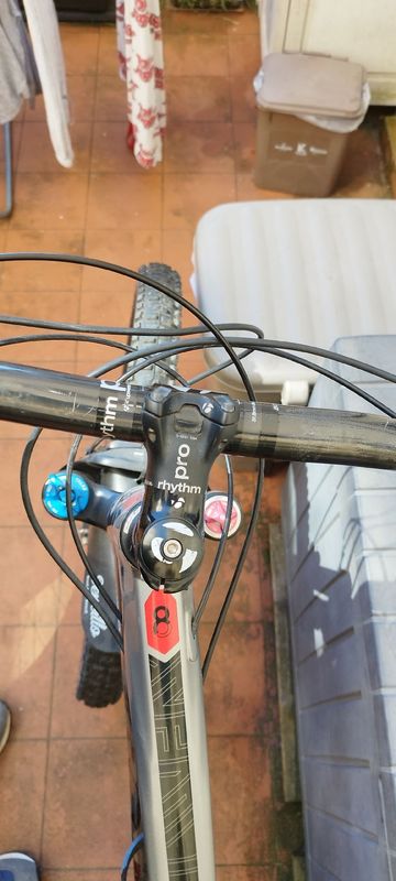 Used Trek Slash 8 2012 2012 Mountainbike, Light Gray, 26 — image 18 of 20