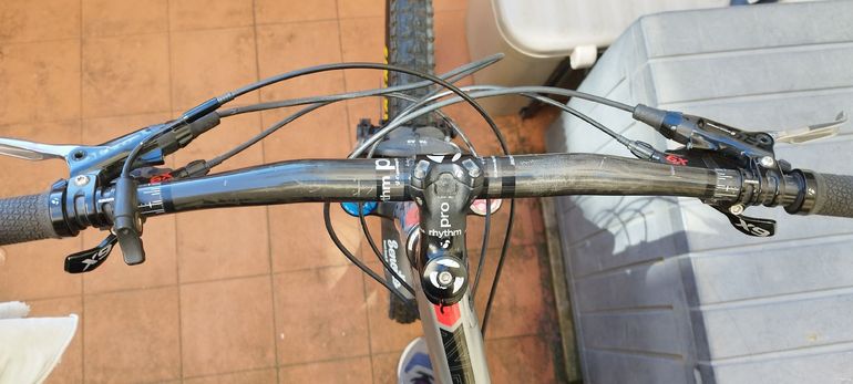 Used Trek Slash 8 2012 2012 Mountainbike, Light Gray, 26 — image 10 of 20