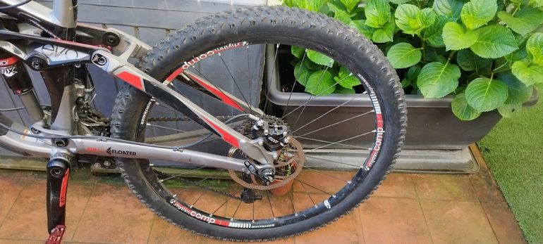 Used Trek Slash 8 2012 2012 Mountainbike, Light Gray, 26 — image 3 of 20