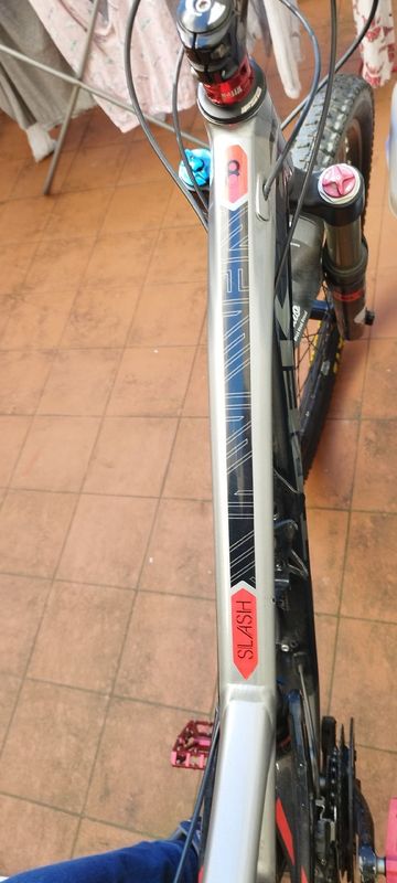 Used Trek Slash 8 2012 2012 Mountainbike, Light Gray, 26 — image 19 of 20