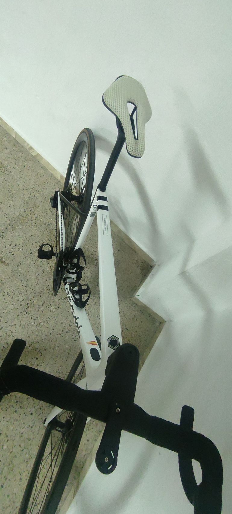 Used Cannondale SuperSix EVO Ultegra 2023 Road & Gravel, White — image 4 of 19