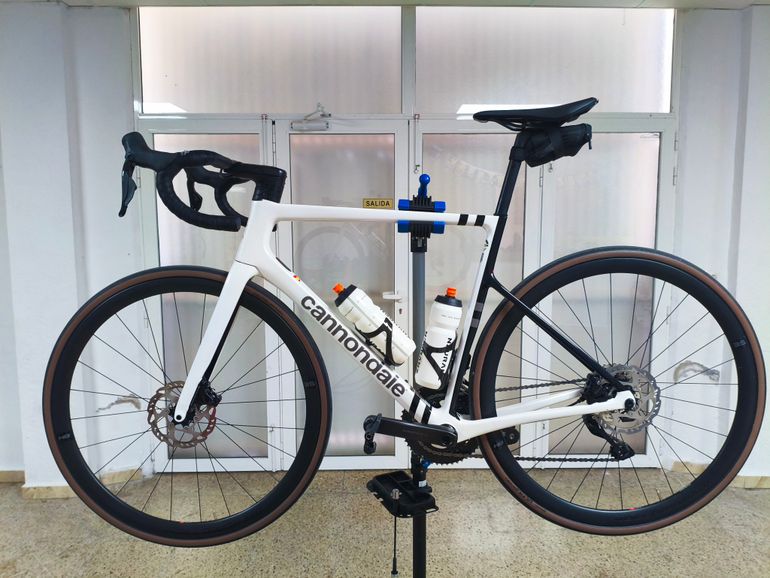 Used Cannondale SuperSix EVO Ultegra 2023 Road & Gravel, White — image 15 of 19