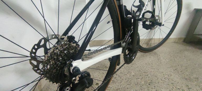 Used Cannondale SuperSix EVO Ultegra 2023 Road & Gravel, White — image 12 of 19