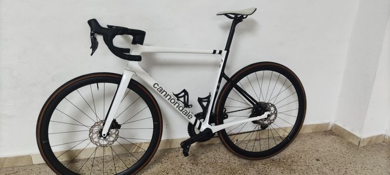 Used Cannondale SuperSix EVO Ultegra 2023 Road & Gravel, White — image 2 of 19