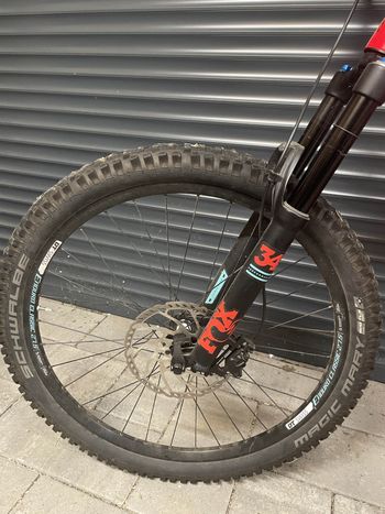 Used Stevens Sledge 2017 Mountainbike, Red — image 5 of 5