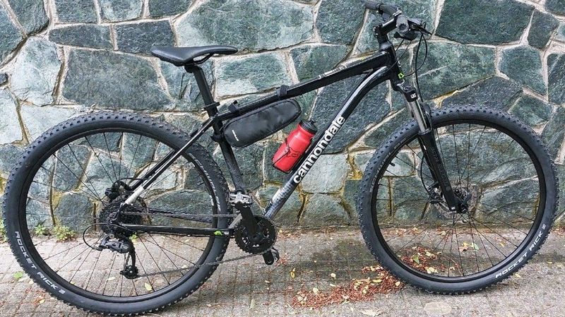 Used Cannondale Trail 7 2023 2023 Mountainbike, Black, 29 — image 1 of 3