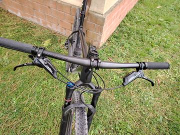 Used Specialized Chisel Standard 2023 Mountainbike, Black — image 4 of 8
