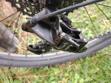 Used Specialized Chisel Standard 2023 Mountainbike, Black — image 2 of 8