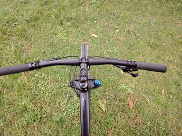 Used Specialized Chisel Standard 2023 Mountainbike, Black — image 6 of 8