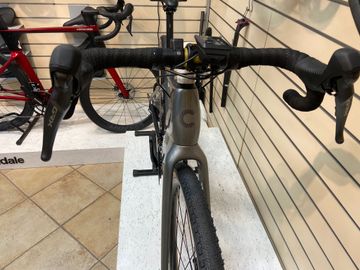 Używany Cannondale Synapse Neo Allroad 2 2024 2024 Road & Gravel — zdjęcie 5 z 7