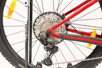Used Trek Roscoe 9 2022 2022 Mountainbike, Red, 29 — image 2 of 9