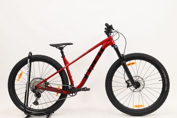 Used Trek Roscoe 9 2022 2022 Mountainbike, Red, 29 — image 1 of 9