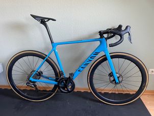 Canyon - Ultimate CF SL Disc 8.0 Di2 2020, 2020