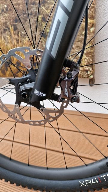 Trek Top Fuel 9.8 XT 2022 2022 Mountainbike usato, Arancione — immagine 2 di 6