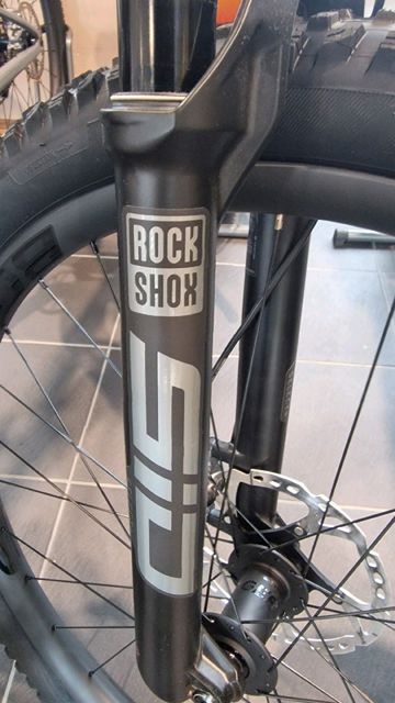 Trek Top Fuel 9.8 XT 2022 2022 Mountainbike usato, Arancione — immagine 5 di 6