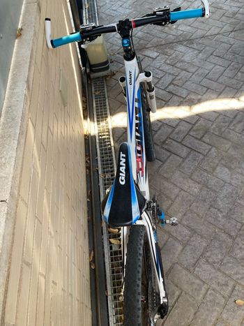 Used Giant Revel 4 2016 Mountainbike, Azul — image 3 of 6